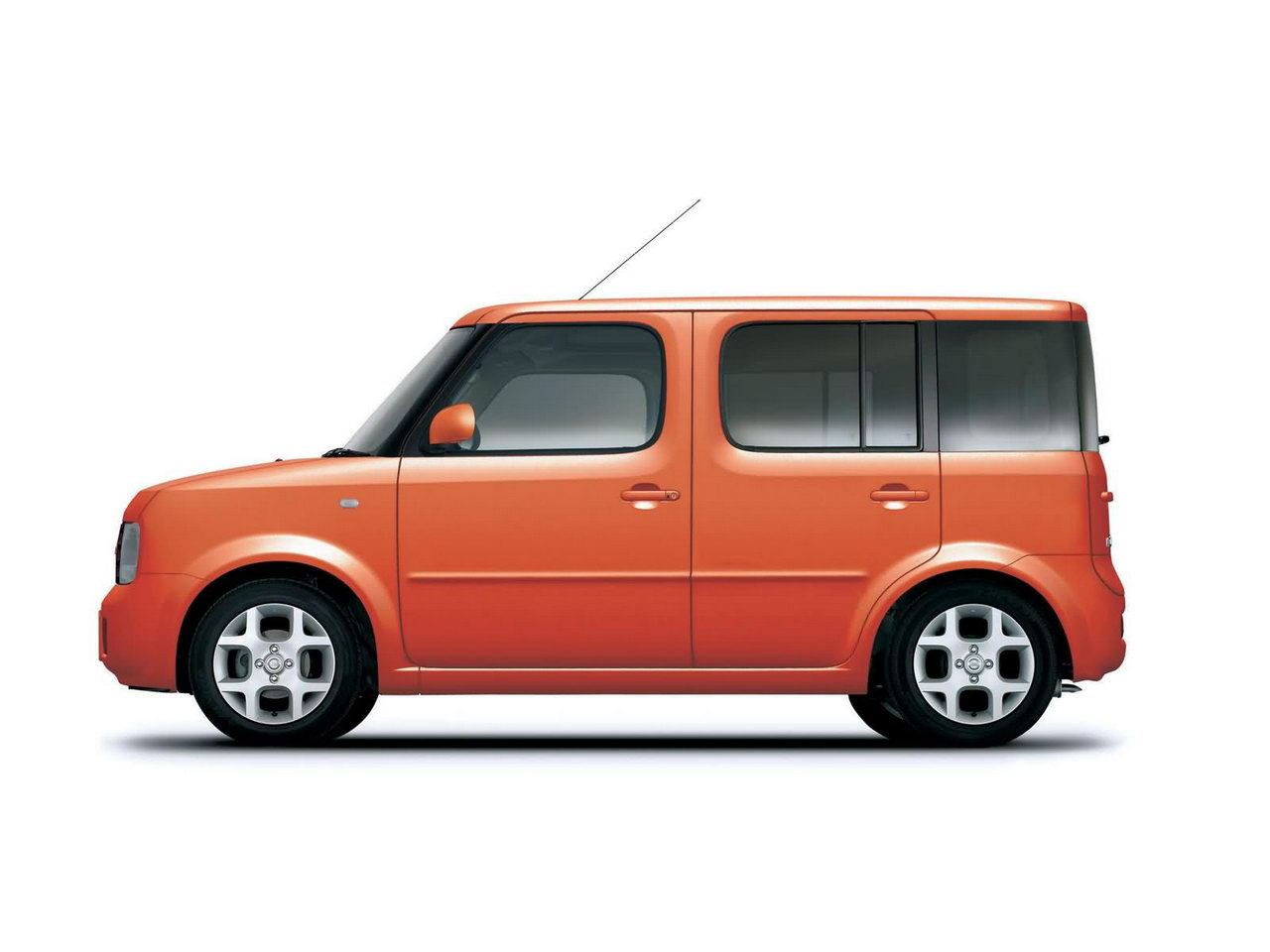 Nissan Cube 2003 023.jpg